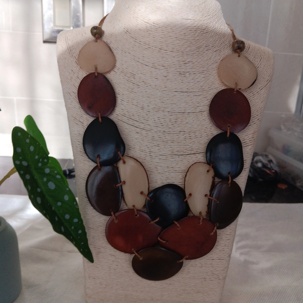 TAGUA NUT NECKLACE Set, Earrings,NEW, ARTISANAL, Earth Tones, New, Ecuador 🇪🇨